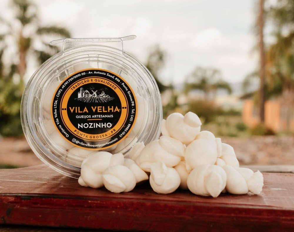 Queijo nozinho da Queijaria Vila Velha, no pote com rótulo